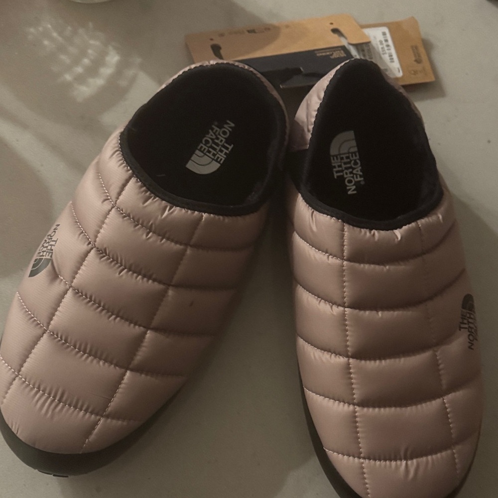 BRAND NEW-The North Face Tan Men's Thermoball